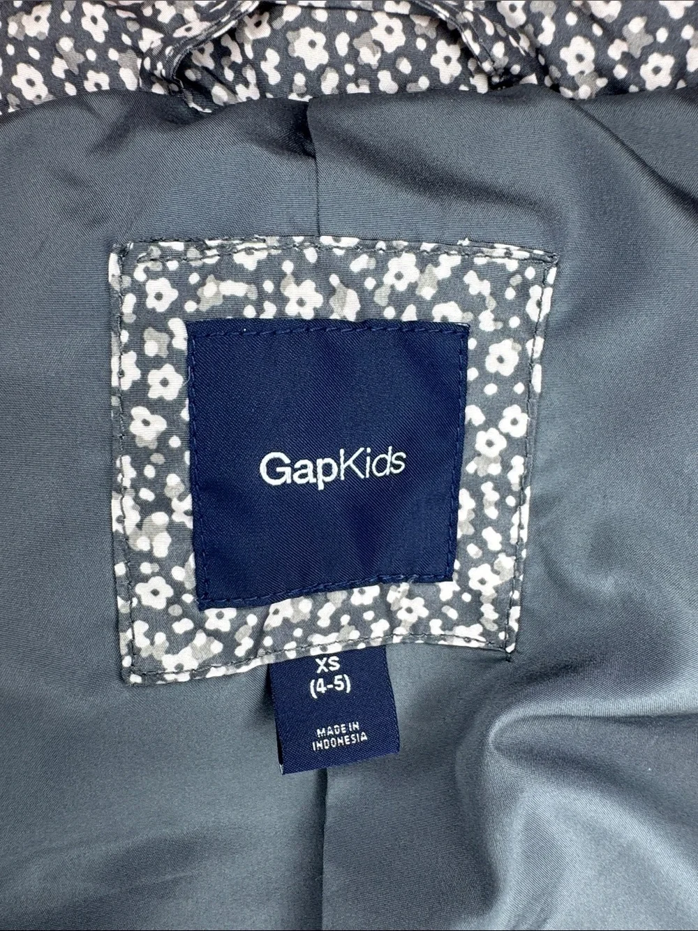 GAP Gray & White Floral Quilted Puffer Vest with Orange Zip Pull